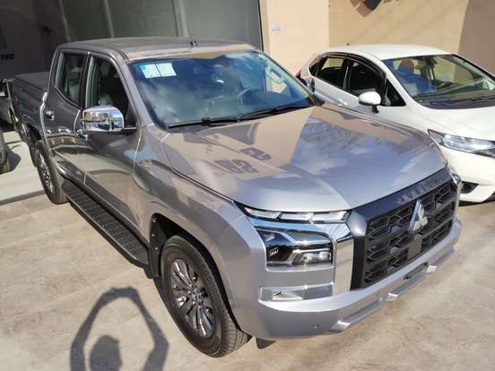 MITSUBISHI-TRITON-2025