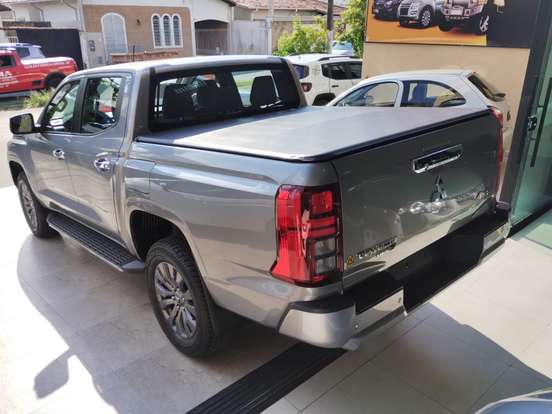 MITSUBISHI-TRITON-2025