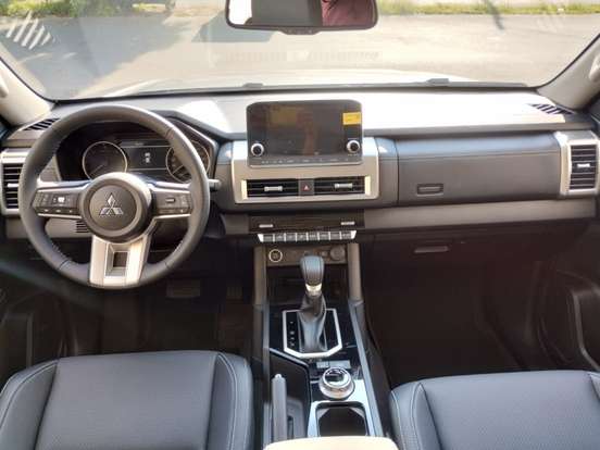 MITSUBISHI-TRITON-2.4 BITURBO DIESEL CD HPE-S 4X4 AUTOMÁTICO MITSUBISHI-TRITON-2025