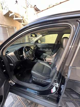 MITSUBISHI-OUTLANDER-2015