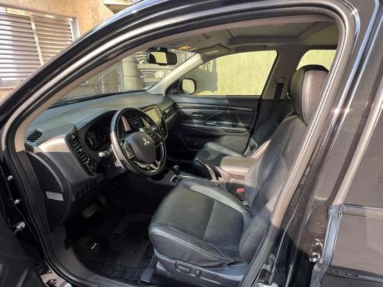 MITSUBISHI-OUTLANDER-2.0 16V GASOLINA 4P AUTOMÁTICO MITSUBISHI-OUTLANDER-2015