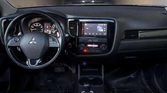 MITSUBISHI-OUTLANDER-2015