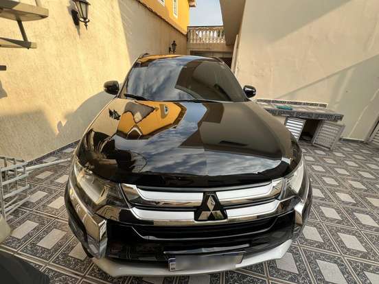 MITSUBISHI-OUTLANDER-2015