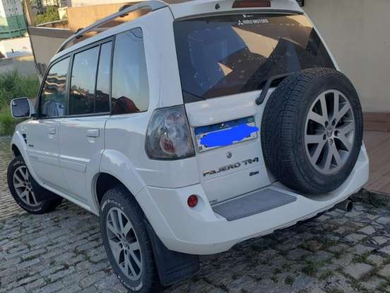 MITSUBISHI-PAJERO TR4-2.0 4X4 16V 140CV FLEX 4P AUTOMÁTICO MITSUBISHI-PAJERO TR4-2013