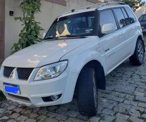 MITSUBISHI-PAJERO TR4-2013