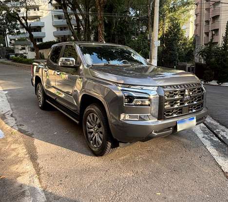 MITSUBISHI-TRITON-2.4 BITURBO DIESEL CD HPE 4X4 AUTOMÁTICO MITSUBISHI-TRITON-2025