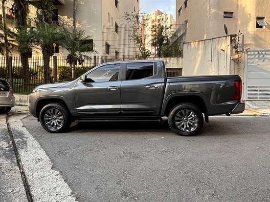 MITSUBISHI-TRITON-2.4 BITURBO DIESEL CD HPE 4X4 AUTOMÁTICO MITSUBISHI-TRITON-2025