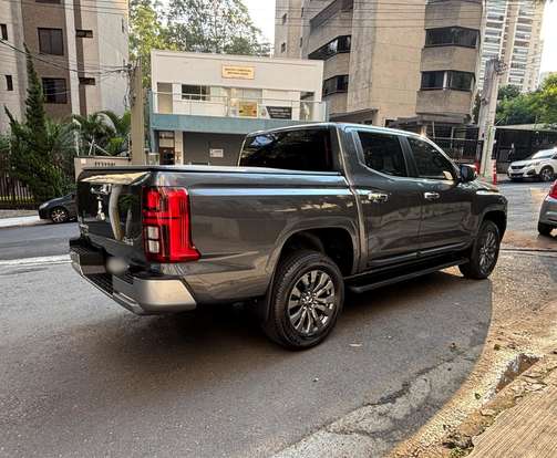 MITSUBISHI-TRITON-2.4 BITURBO DIESEL CD HPE 4X4 AUTOMÁTICO MITSUBISHI-TRITON-2025
