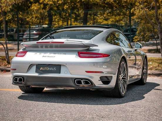 PORSCHE-911-2015
