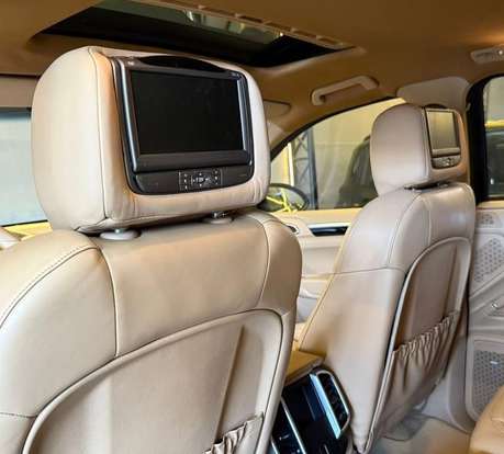 PORSCHE-CAYENNE-2010