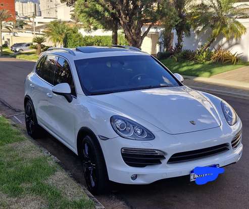 PORSCHE-CAYENNE-2012