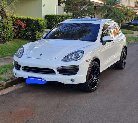 PORSCHE-CAYENNE-2012