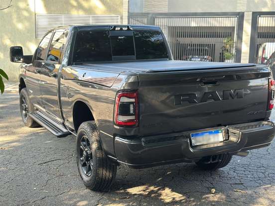 RAM-2500-6.7 I6 TURBO DIESEL LARAMIE NIGHT EDITION CD 4X4 AUTOMÁTICO RAM-2500-2024