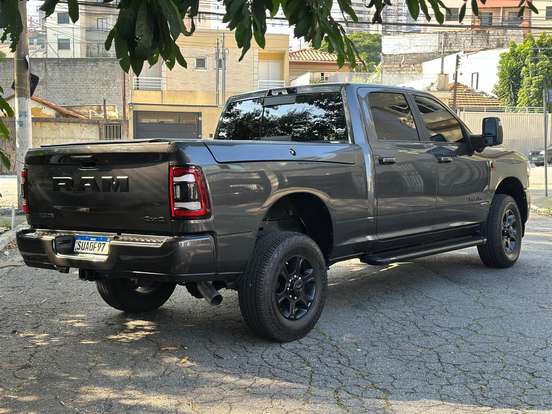 RAM-2500-6.7 I6 TURBO DIESEL LARAMIE NIGHT EDITION CD 4X4 AUTOMÁTICO RAM-2500-2024