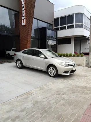 RENAULT FLUENCE 2.0 PRIVILÉGE 16V FLEX 4P AUTOMÁTICO RENAULT FLUENCE 2.0 PRIVILÉGE 16V FLEX 4P AUTOMÁTICO