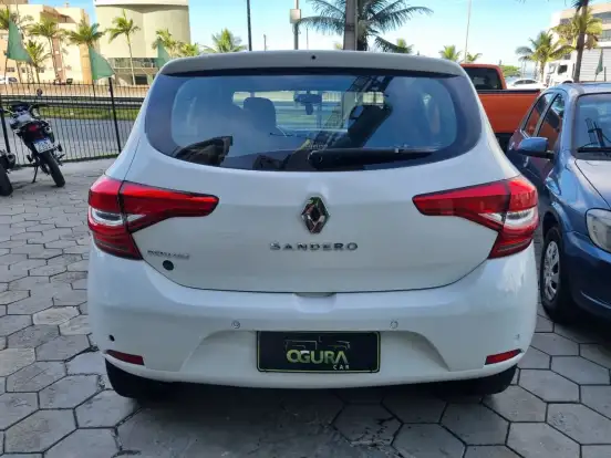 RENAULT-SANDERO-2019
