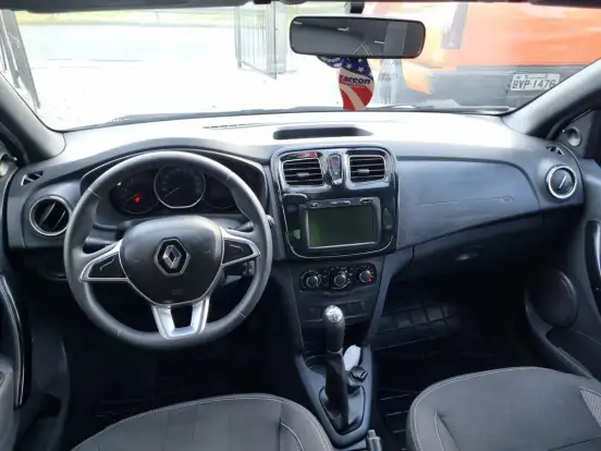 RENAULT-SANDERO-2019