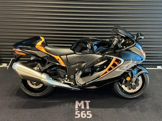 SUZUKI HAYABUSA GSX1300RA SUZUKI HAYABUSA GSX1300RA