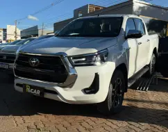 TOYOTA HILUX 2.8 D-4D TURBO DIESEL CD SRX 4X4 AUTOMÁTICO TOYOTA HILUX 2.8 D-4D TURBO DIESEL CD SRX 4X4 AUTOMÁTICO