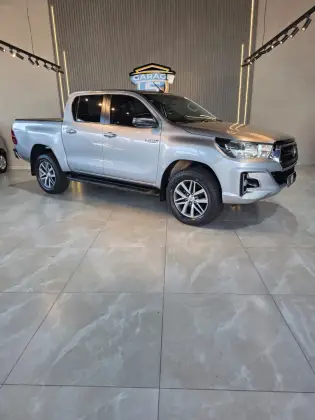 TOYOTA HILUX 2.8 SRV 4X4 CD 16V DIESEL 4P AUTOMÁTICO TOYOTA HILUX 2.8 SRV 4X4 CD 16V DIESEL 4P AUTOMÁTICO