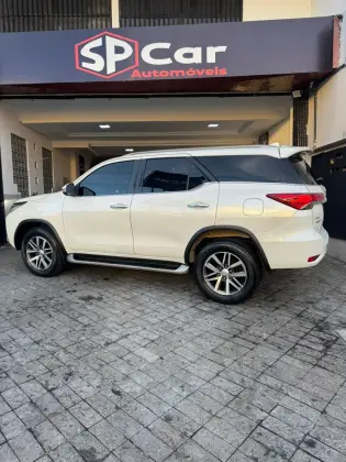 TOYOTA HILUX SW4 2.8 SRX 4X4 16V TURBO INTERCOOLER DIESEL 4P AUTOMÁTICO TOYOTA HILUX SW4 2.8 SRX 4X4 16V TURBO INTERCOOLER DIESEL 4P AUTOMÁTICO
