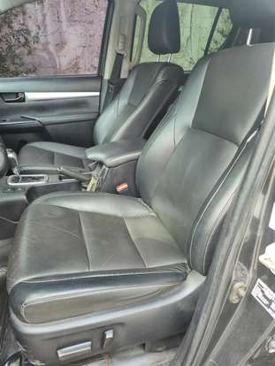 TOYOTA-HILUX-2021