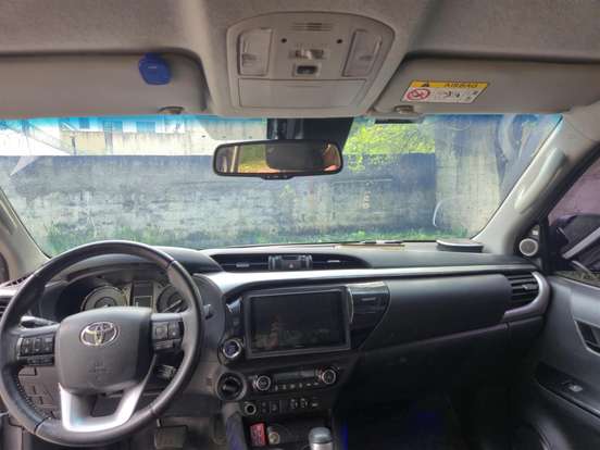 TOYOTA-HILUX-2021