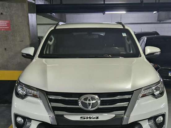 TOYOTA-HILUX SW4-4.0 SRX 4X4 7 LUGARES V6 24V GASOLINA 4P AUTOMÁTICO TOYOTA-HILUX SW4-2016