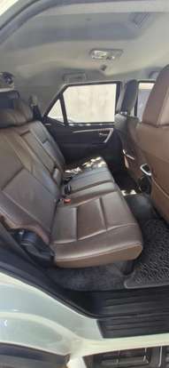TOYOTA-HILUX SW4-2016