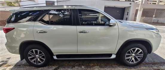 TOYOTA-HILUX SW4-2016