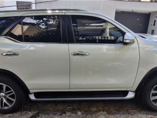 TOYOTA-HILUX SW4-4.0 SRX 4X4 7 LUGARES V6 24V GASOLINA 4P AUTOMÁTICO TOYOTA-HILUX SW4-2016