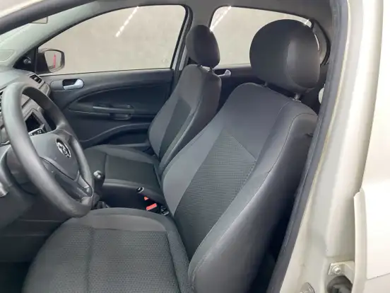VOLKSWAGEN-VOYAGE-2018