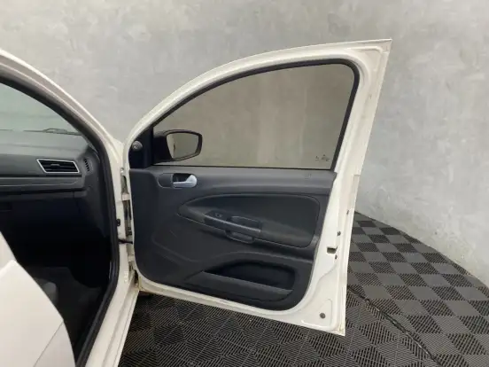 VOLKSWAGEN-VOYAGE-2018