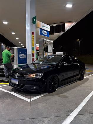 VOLKSWAGEN JETTA 2.0 COMFORTLINE FLEX 4P TIPTRONIC