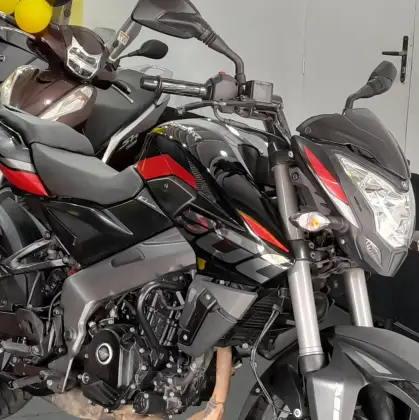 BAJAJ DOMINAR 200 BAJAJ DOMINAR 200