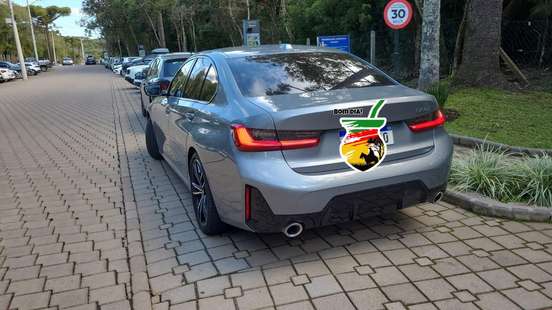 BMW-320i-2023