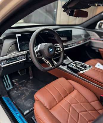 BMW-i7-2023