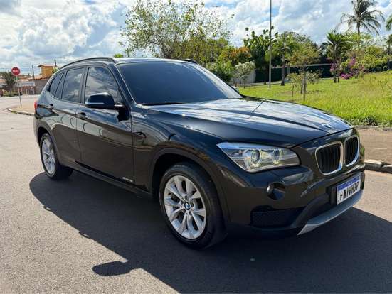 BMW-X1-2.0 18I S-DRIVE 4X2 16V GASOLINA 4P AUTOMÁTICO BMW-X1-2013