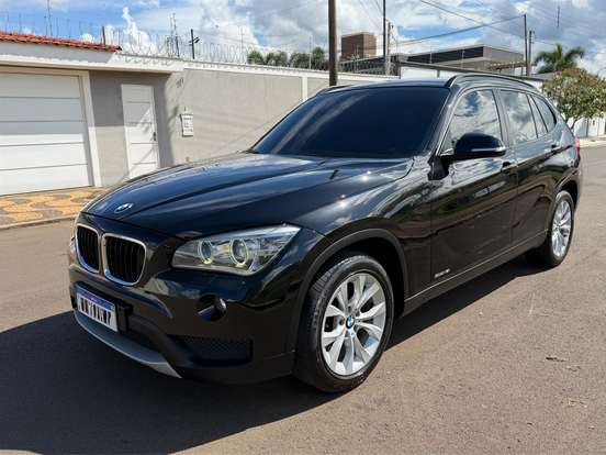 BMW-X1-2.0 18I S-DRIVE 4X2 16V GASOLINA 4P AUTOMÁTICO BMW-X1-2013