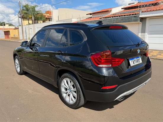 BMW-X1-2.0 18I S-DRIVE 4X2 16V GASOLINA 4P AUTOMÁTICO BMW-X1-2013
