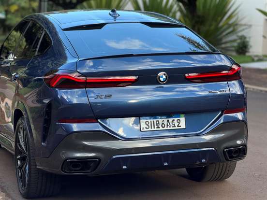 BMW-X6-2022