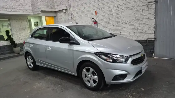 CHEVROLET ONIX 1.4 MPFI ADVANTAGE 8V FLEX 4P AUTOMÁTICO