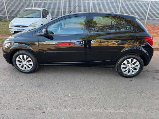 CHEVROLET-ONIX-2017