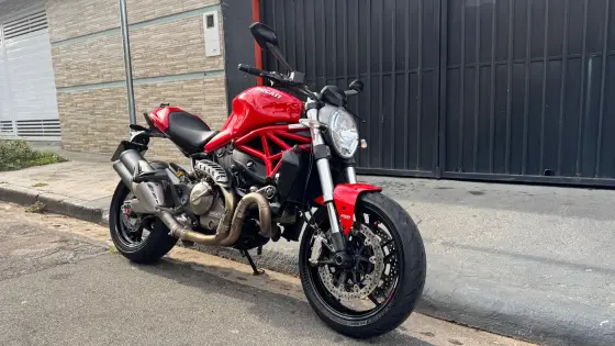 DUCATI MONSTER 821 