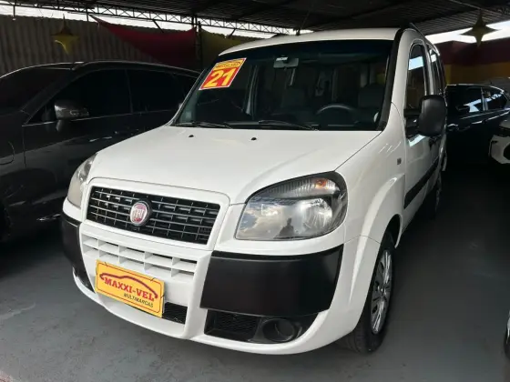 FIAT DOBLÒ 1.8 MPI ESSENCE 7L 16V FLEX 4P MANUAL FIAT DOBLÒ 1.8 MPI ESSENCE 7L 16V FLEX 4P MANUAL