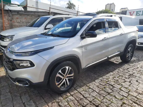 FIAT TORO 2.0 16V TURBO DIESEL VOLCANO 4WD AT9 FIAT TORO 2.0 16V TURBO DIESEL VOLCANO 4WD AT9