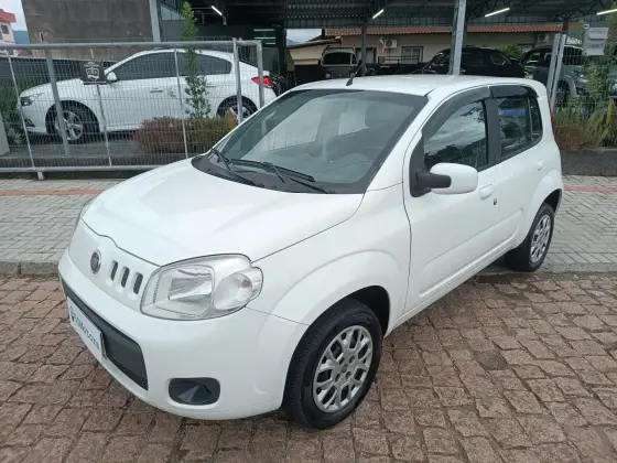 FIAT UNO 1.0 EVO VIVACE 8V FLEX 4P MANUAL