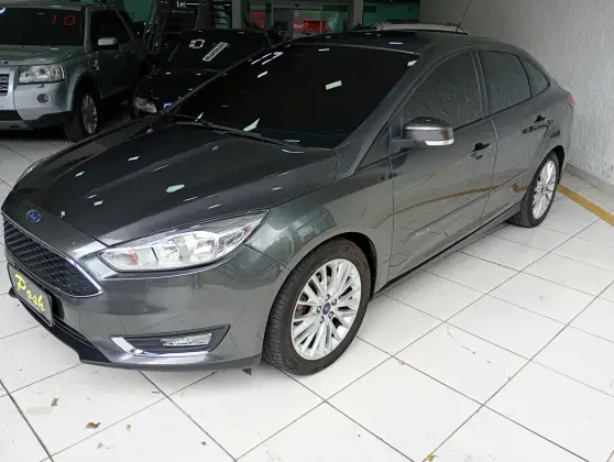 FORD FOCUS 2.0 SE FASTBACK 16V FLEX 4P POWERSHIFT FORD FOCUS 2.0 SE FASTBACK 16V FLEX 4P POWERSHIFT