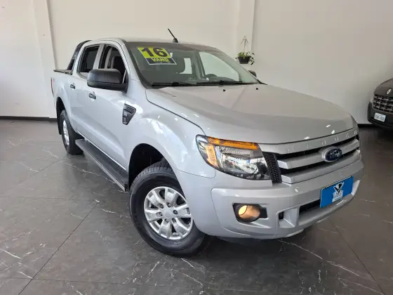 FORD RANGER 3.2 XLS 4X4 CD 20V DIESEL 4P AUTOMÁTICO