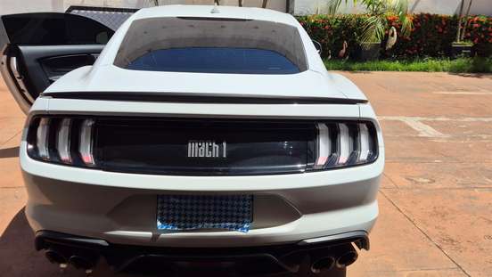 FORD-MUSTANG-2021